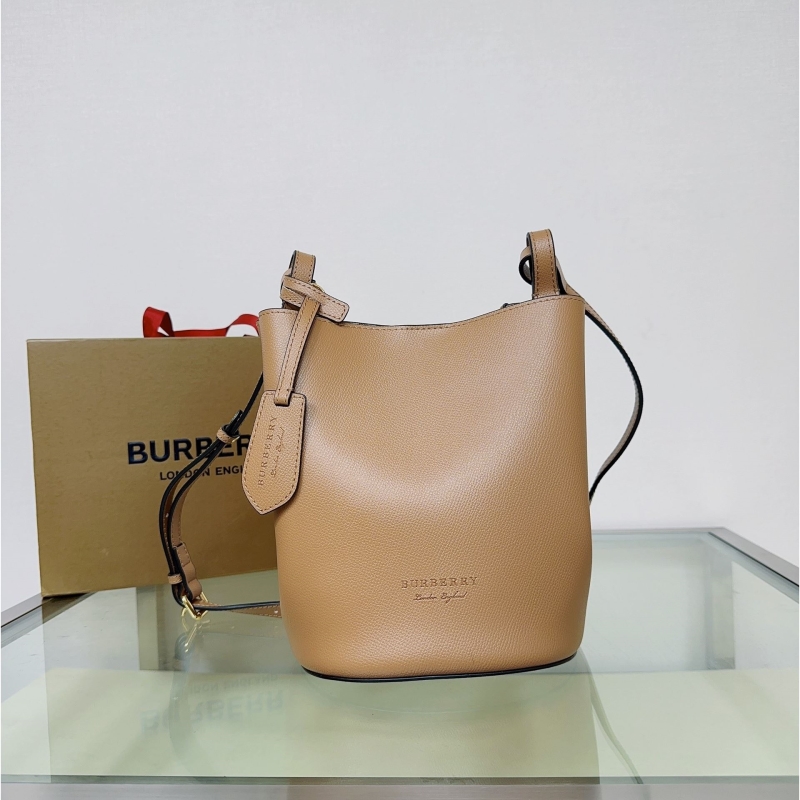B**rry bucket bags